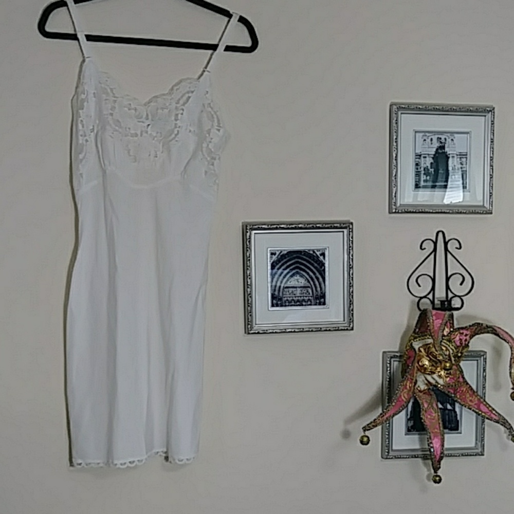 Vintage Lady Lynne white slip